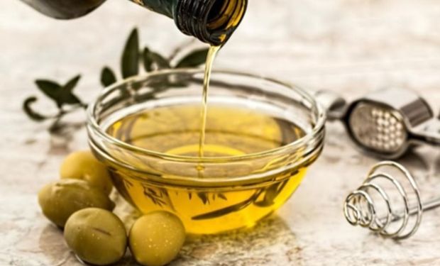 La Anmat prohibió la venta una marca de aceite de oliva y una de azúcar