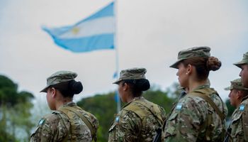Aumentan el suelo de las Fuerzas Armadas: cuánto cobre el personal militar