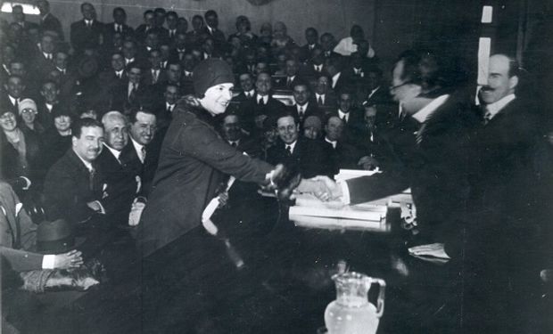 El nombre del premio se eligió en honor a la primera mujer en recibirse de ingeniera agrónoma en la UBA en 1927
