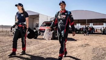 "Me da más nervios competir en La Rural": la vida en campo del argentino campeón del Dakar, que comparte con su mujer sus grandes pasiones