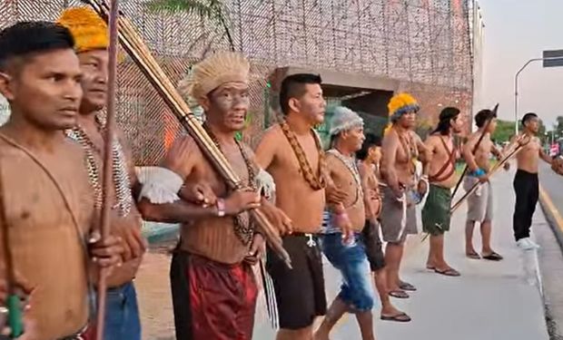 Indígenas Munduruku bloqueiam acesso à COP30 e cobram reunião com Lula