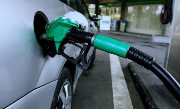 Los combustibles subirán 3,8% en mayo y acumularán el quinto aumento en el año