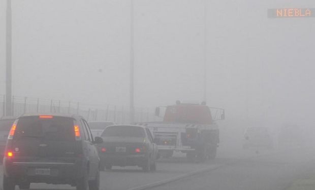 Niebla en Buenos Aires: advierten sobre la poca visibilidad y declaran alerta violeta en siete provincias