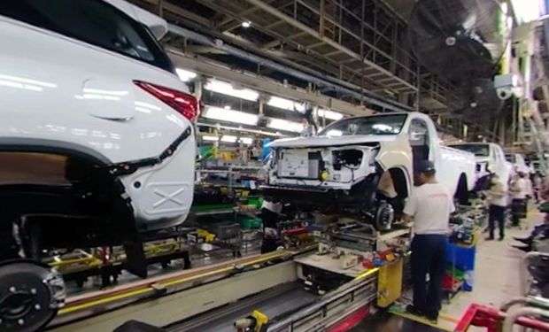 Toyota paraliza la producción de Hilux por la crisis en las fábricas de neumáticos