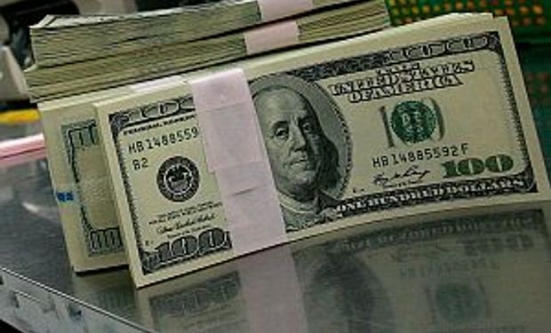 Dólar oficial subió tres centavos a  $ 7,965.