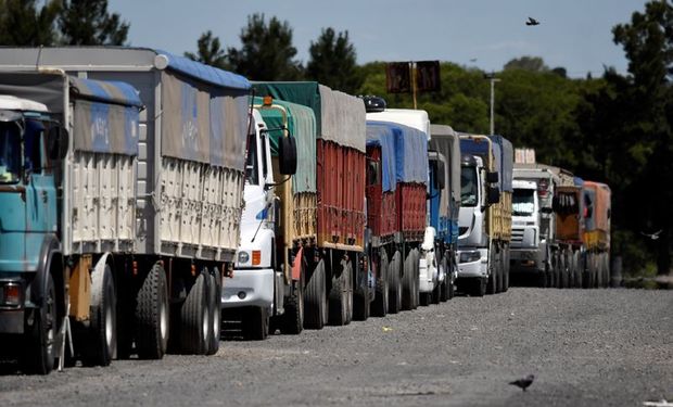 Conflicto aceitero: ya ingresaron casi 6000 camiones tras la conciliación obligatoria