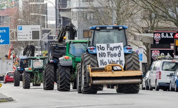 Productores de Nueva Zelanda protestan contra el impuesto que quieren aplicar al sector ganadero