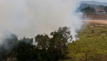 Incêndios: fumaça força pouso de avião do governador no PA e causa nuvem gigante e caos em Goiás