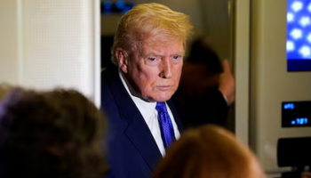 Trump busca asegurar el suministro de glifosato y firmó una orden para garantizarlo