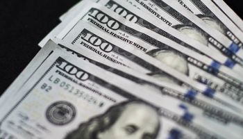 Las medidas del Gobierno y la intervención del BCRA no alcanzaron para contener al dólar