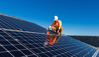 Conab aposta em energia limpa e lança 'Armazéns Solares' na COP30