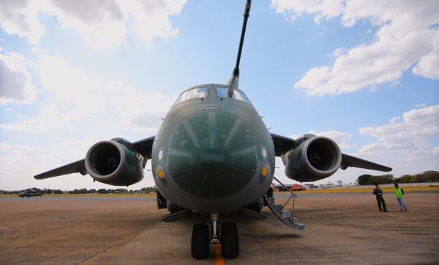 Capacidade de água instalada no KC-390 é quatro vezes maior que a dos air-tractors, (Fotos: Saul Schramm)