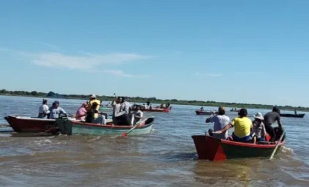 Piquete en el río: qué reclaman los pescadores que cortaron el paso por el Paraná