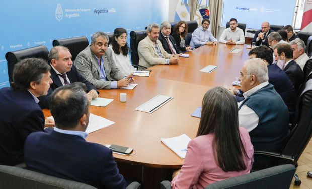 Sigue el paro de transporte tras el fracaso de la mesa de negociación