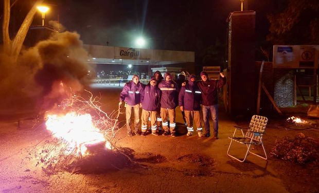 Se agudiza el conflicto: en el tercer día de paro la agroindustria dice que ya hizo todo su esfuerzo y el gremio que la lucha continúa