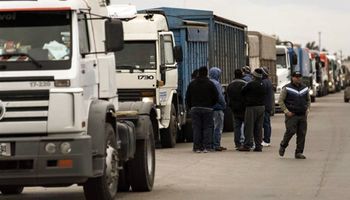 Transportistas de Buenos Aires bloquean ingresos a puertos tras no aceptar la nueva tarifa