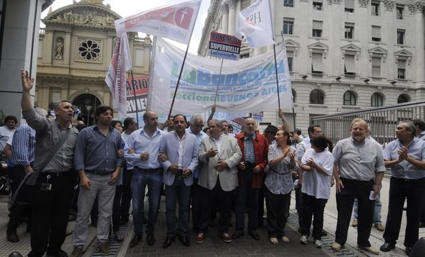 "Cuando tengan que responsabilizar a alguien de que no haya bancos, no miren al sindicato" (Sergio Palazzo). Foto: La Nación.