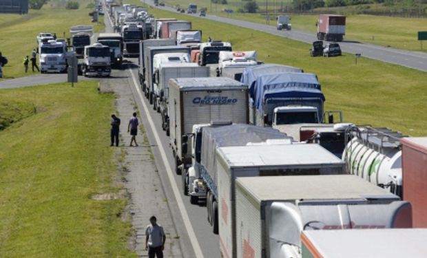 Mercado de granos: por el conflicto de transportistas, piden al Gobierno que se libere el tránsito de manera urgente