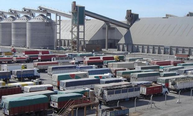 Puertos paralizados desde San Lorenzo a Timbúes.