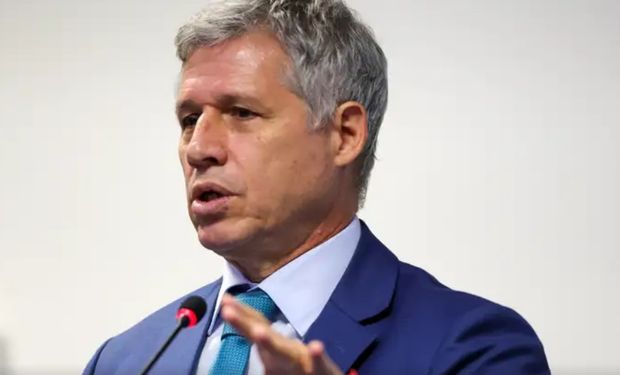 Teixeira conversou com produtores e concedeu entrevistas, nas quais defendeu a atuação do governo federal no campo (Foto: Fabio Rodrigues-Pozzebom/ Agência Brasil)