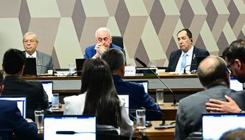 CCJ do Senado rejeita PEC da Blindagem por unanimidade