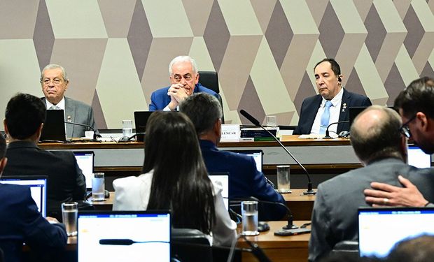 CCJ do Senado rejeita PEC da Blindagem por unanimidade