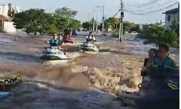 Ação tem sido feita em Porto Alegre pelos surfistas