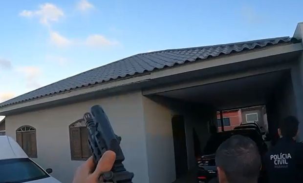 Polícia Civil do Paraná durante operação contra fraude em fertilizantes. (Foto: PCPR)