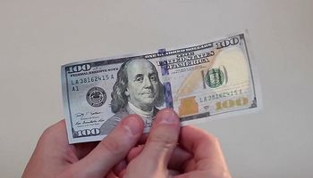 Dólar hoy: cómo abre la semana para la divisa y la opinión de especialistas sobre la economía