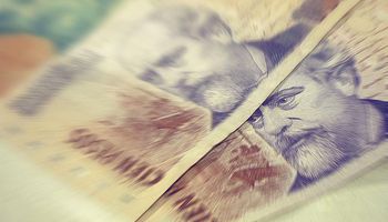 Argentina se arriesga a mayor inflación al acelerar la devaluación