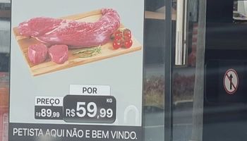 Justiça manda frigorífico tirar cartaz ‘Petista aqui não entra’, e empresa reage com nova provocação