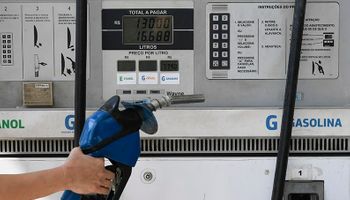 Petrobras aumenta gasolina em meio à disparada do petróleo no exterior