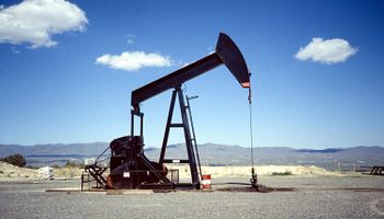 Negocian con los petroleros paz para acelerar inversión