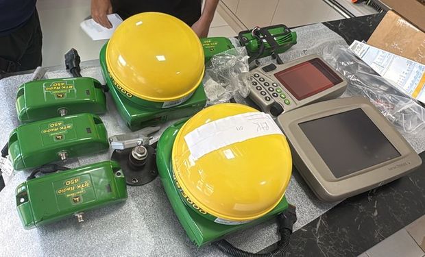 PF desmonta esquema de contrabando de equipamentos agrícolas e lavagem de dinheiro em quatro estados