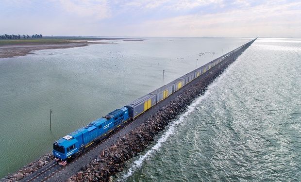 El tren volvió a la laguna La Picasa y reducirá 24 horas el transporte de cargas