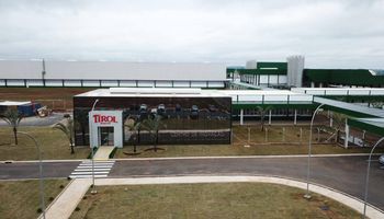 Nova fábrica da Tirol vai produzir 1 milhão de litros de leite por dia em Santa Catarina
