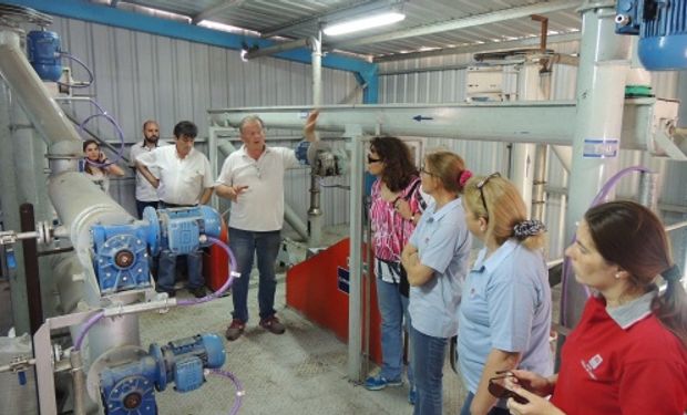 Equipada con tecnología de vanguardia, se inauguró una planta piloto para optimizar la producción de aceites oleaginosos y derivados.