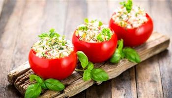 Polémica por los tomates rellenos: expertos dicen que están entre los peores platos del continente