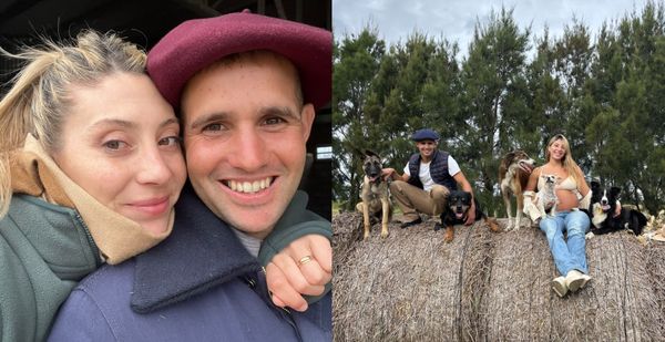Pareja con perros sobre fardos de paja en una quinta, y en otra foto, abrazados y sonriendo