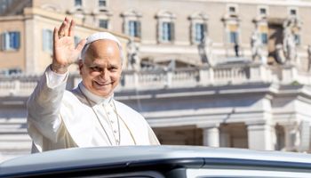 Nuevo feriado: el Gobierno oficializó asueto en el país por la visita del Papa León XIV