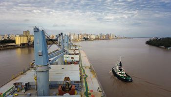 Se normaliza el servicio de buques y puertos: el Gobierno acuerda con los prácticos y suspende el decreto de desregulación