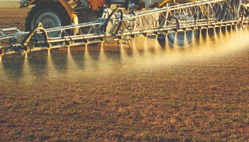 Fitosanitarios: el campo quiere una ley nacional para las aplicaciones y así unificar criterios Fitosanitarios: el campo quiere una ley nacional para las aplicaciones y así unificar criterios