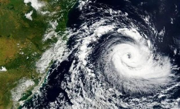 Previsão do Inmet para possível formação de ciclone bomba no Sul do Brasil.