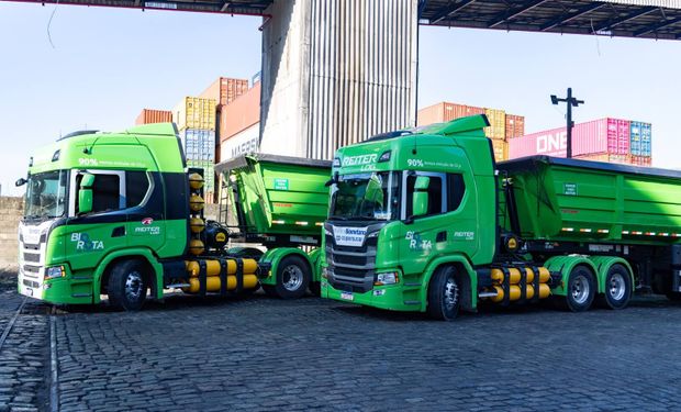 Caminhões movidos a biometano da BioRota, operação da Copersucar que já responde por 14% do açúcar transportado por rodovia ao Porto de Santos.