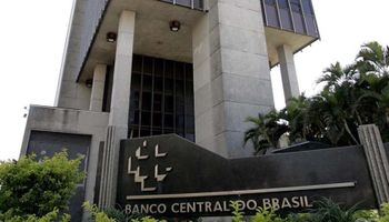 Copom corta juros pela terceira vez seguida