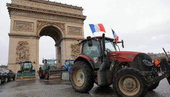 Francia pagará hasta 70 euros por tonelada de fertilizante para sostener al campo en medio de la escalada de precios por la guerra