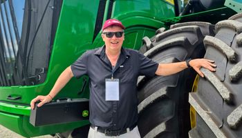 La experiencia del asesor que recorrió el equivalente a 50 vueltas al mundo por los lotes: cómo es el presente y el futuro de la agricultura, bajo la mirada de un experto
