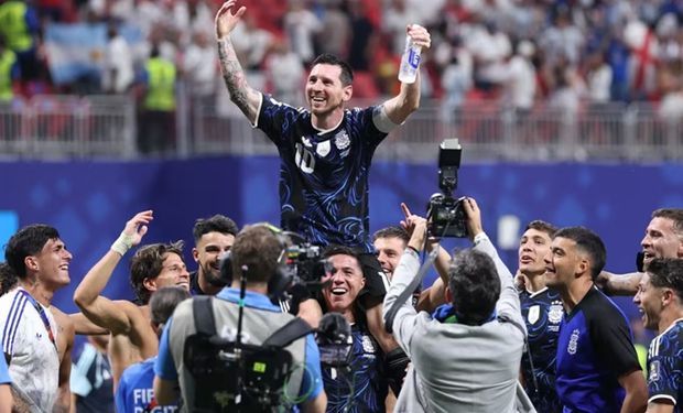 Messi comemora a classificação da Argentina para a final da Copa do Mundo de 2026.
