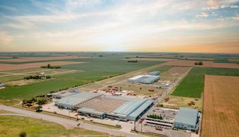 El gigante argentino de la siembra que ahora atiende a Vaca Muerta: la empresa familiar que nació con un arado usado, cumple 70 años y apuesta fuerte a la diversificación