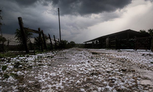 Chuva forte deve atingir áreas do Centro-Sul entre sábado e domingo, enquanto o tempo seco ganha força em parte do interior do país no início da próxima semana